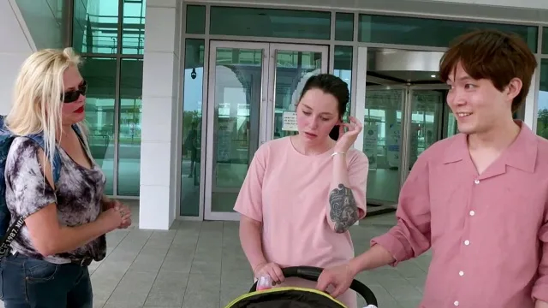 Deavan Clegg and Jihoon Lee in 90 Day Fiancé: The Other Way: Wing and a Prayer (2020)