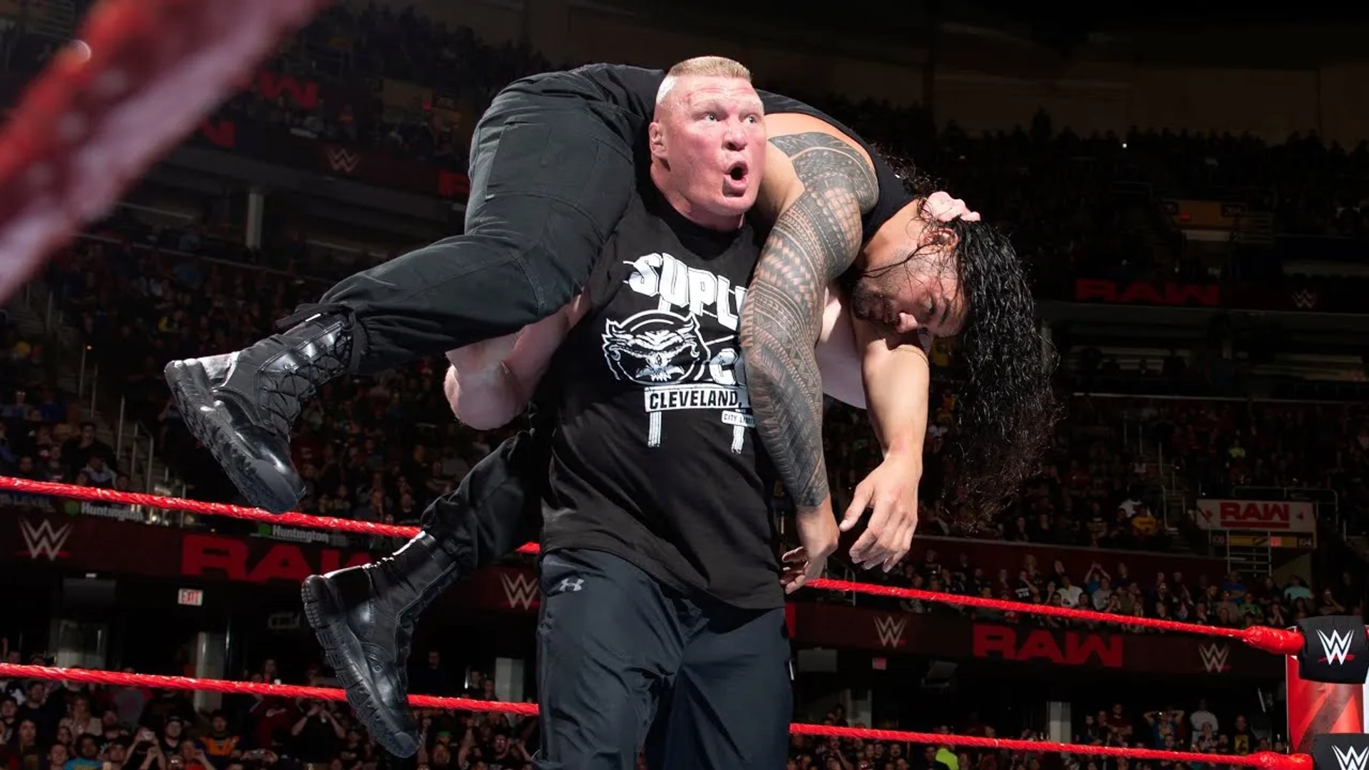 Brock Lesnar and Joe Anoa'i in WWE Raw (1993)