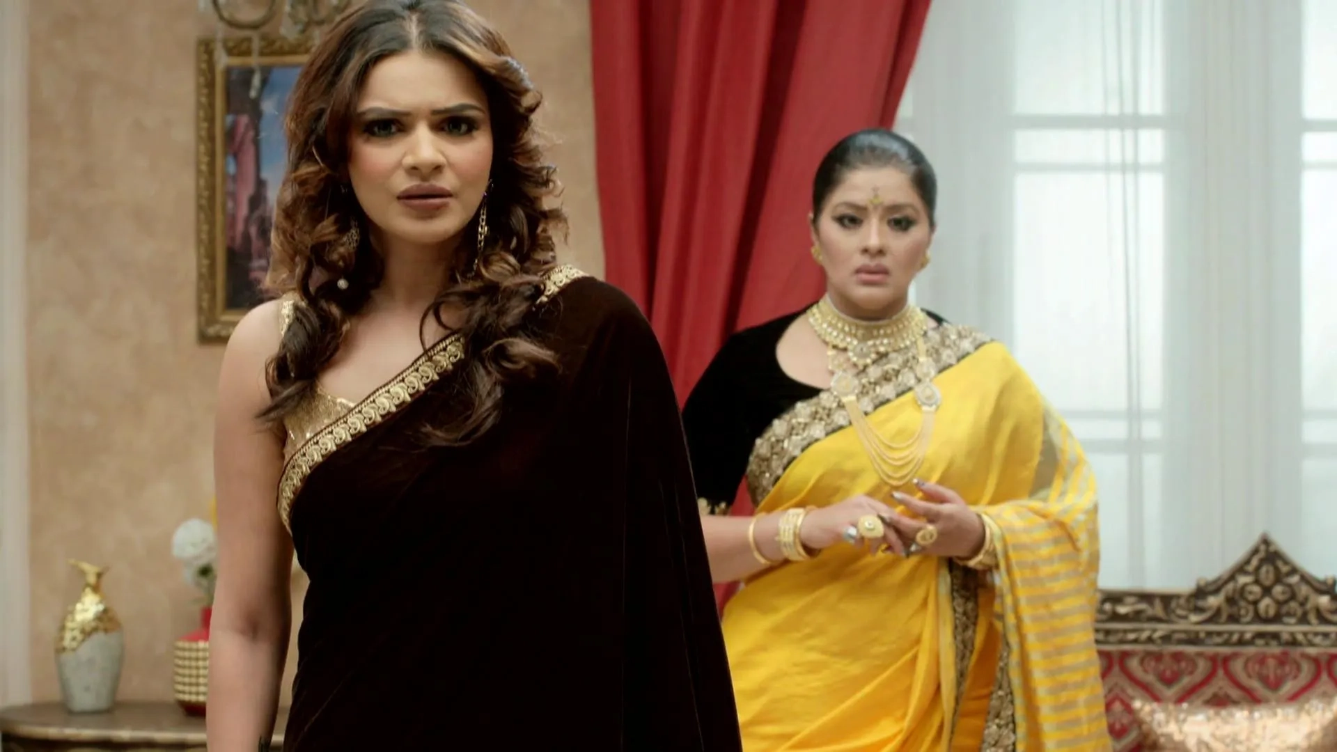 Sudha Chandran and Aashka Goradia in Naagin (2015)