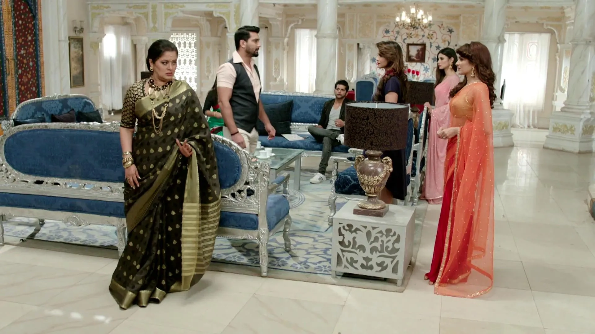 Sudha Chandran, Aashka Goradia, Karanvir Bohra, Mouni Roy, Vineet Kumar Chaudhary, and Adaa Khan in Naagin (2015)