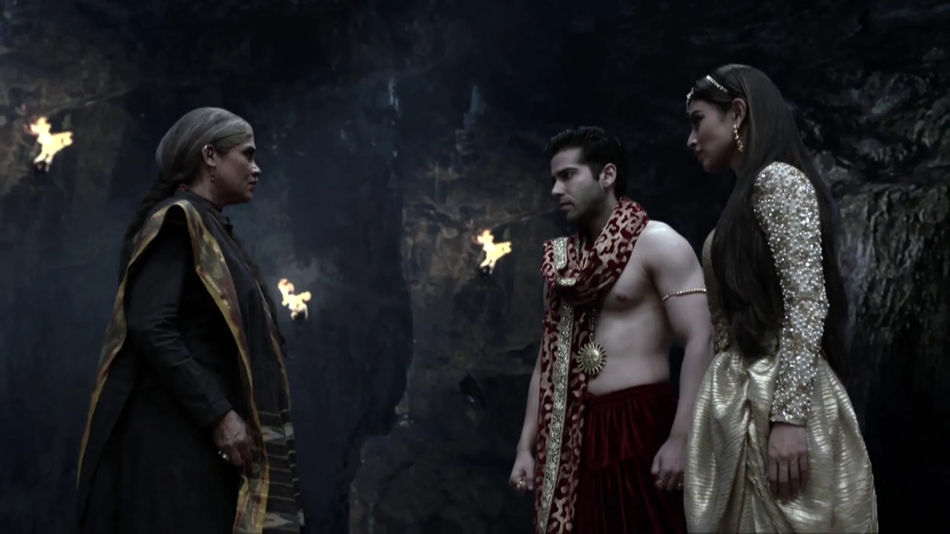 Mouni Roy and Kinshuk Mahajan in Naagin (2015)