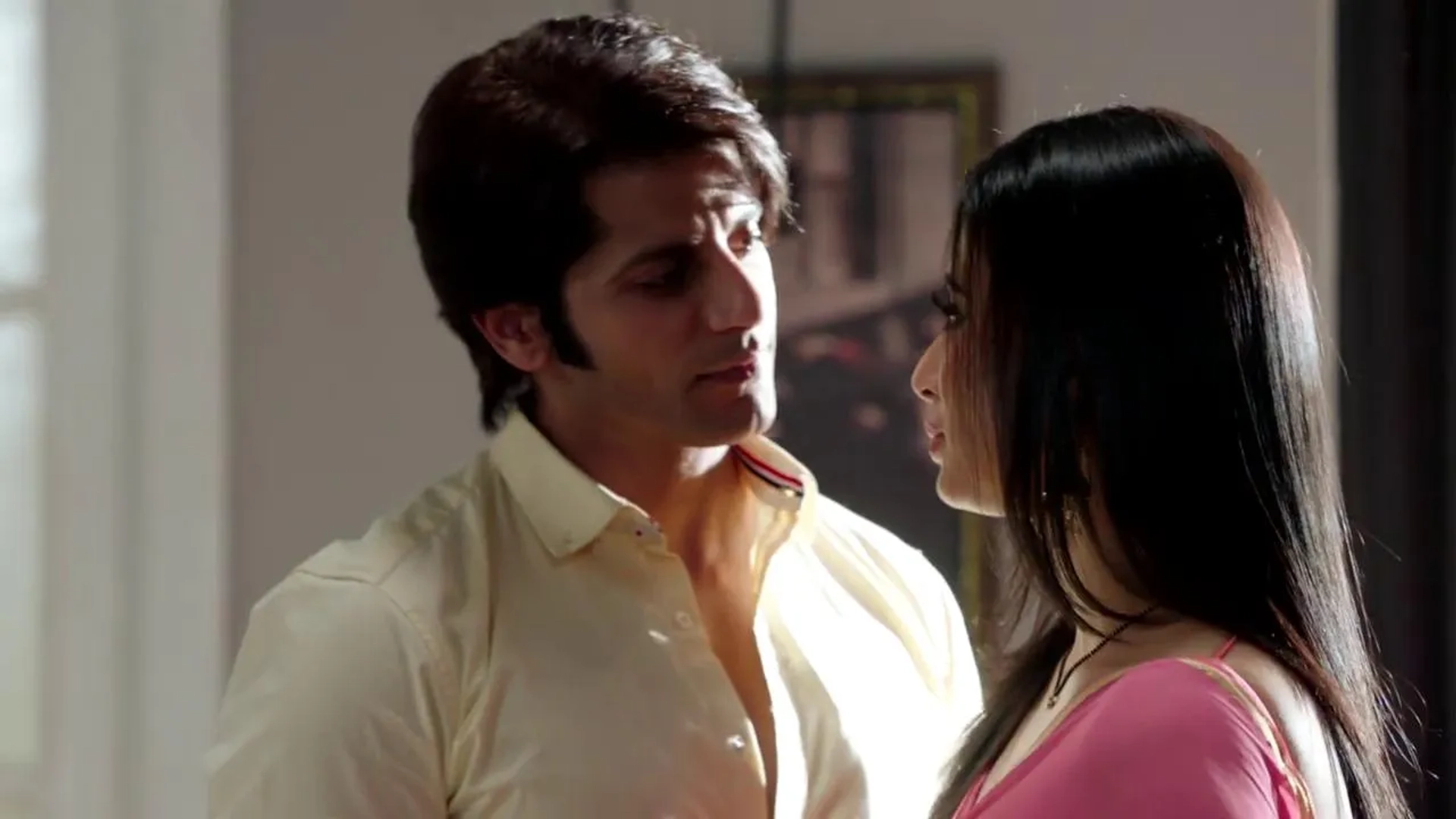 Karanvir Bohra and Mouni Roy in Naagin (2015)