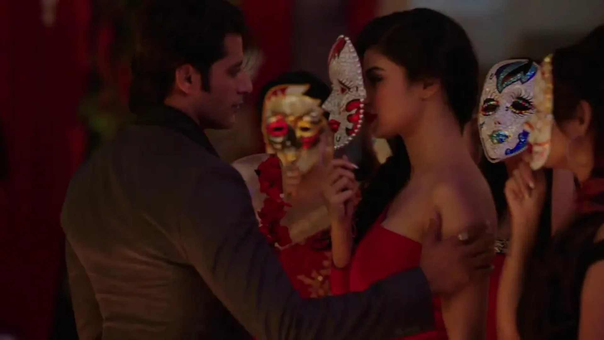 Karanvir Bohra and Mouni Roy in Naagin (2015)