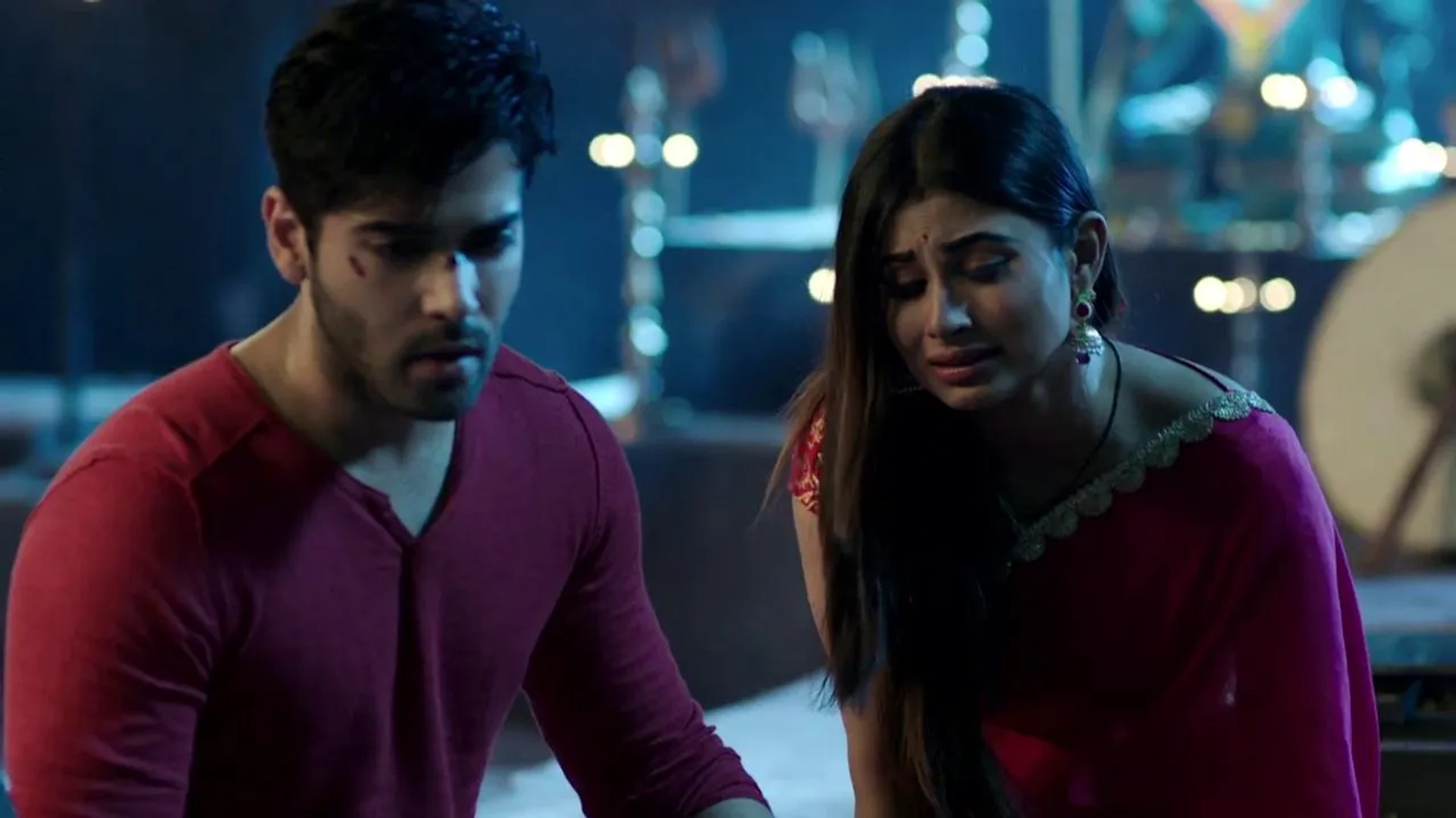 Mouni Roy and Kinshuk Mahajan in Naagin (2015)