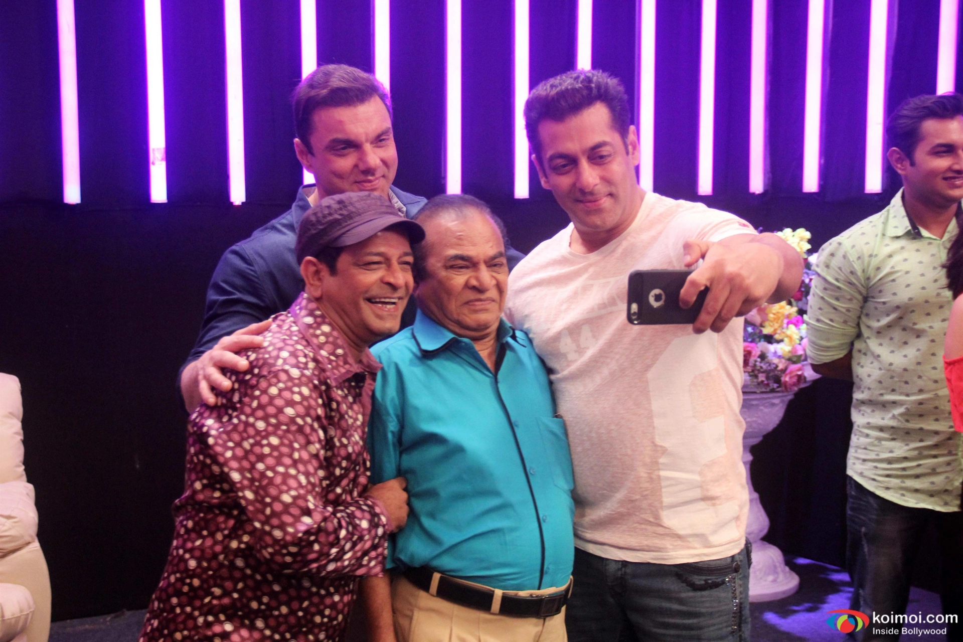 Salman Khan, Sharad Sankla, Sohail Khan, and Ghanshyam Nayak in Taarak Mehta Ka Ooltah Chashmah (2008)