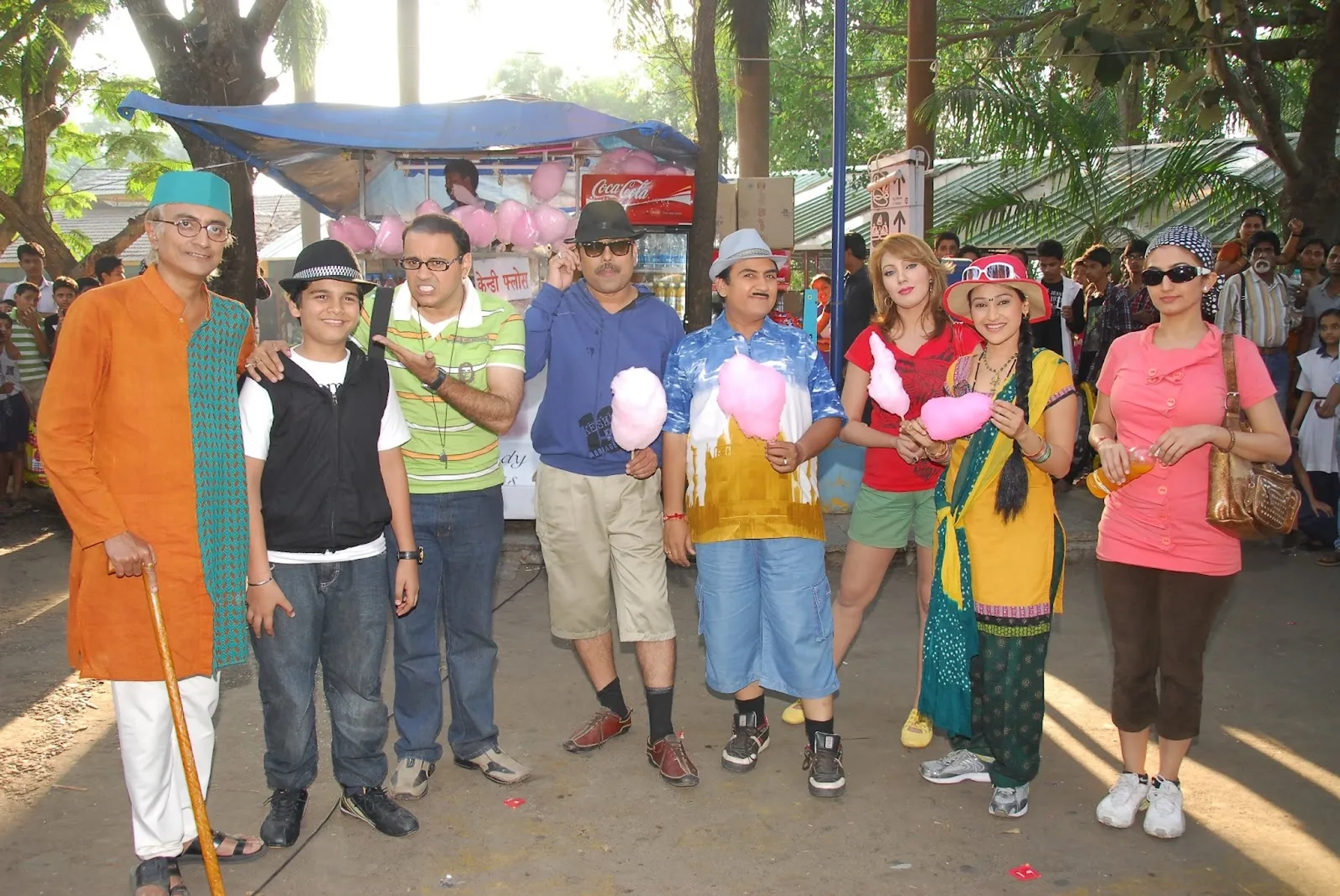 Dilip Joshi, Disha Vakani, Munmun Dutta, Sailesh Lodha, Jheel Mehta, Amit Bhatt, Mandar Chandwadkar, Neha Mehta, Bhavya Gandhi, and Nidhi Bhanushali in Taarak Mehta Ka Ooltah Chashmah (2008)