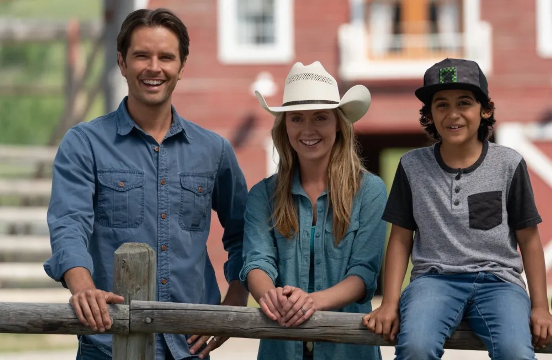 Graham Wardle, Amber Marshall, and Lucian-River Chauhan in Heartland (2007)