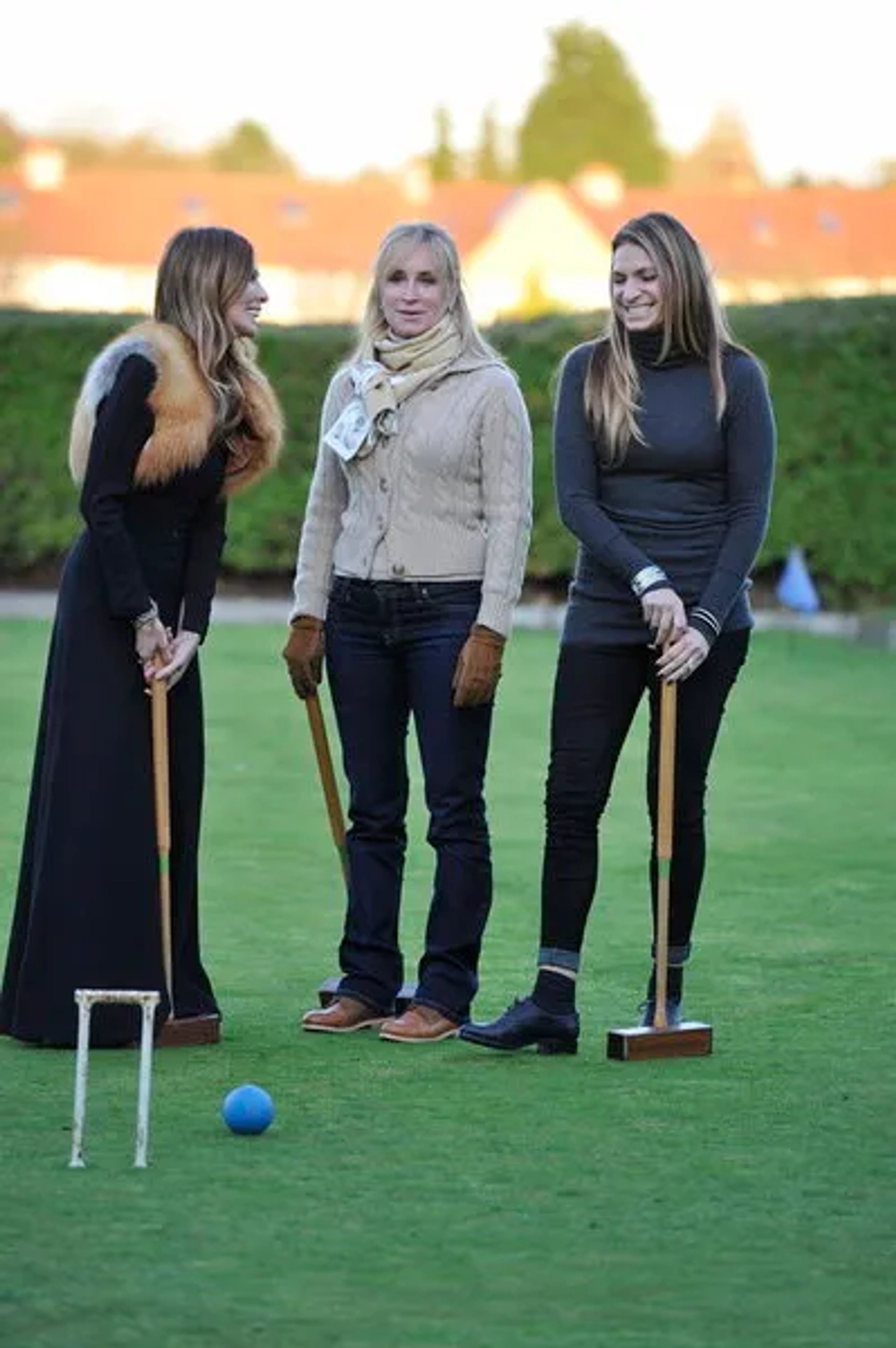 Sonja Morgan, Heather Thomson, and Carole Radziwill in The Real Housewives of New York City (2008)