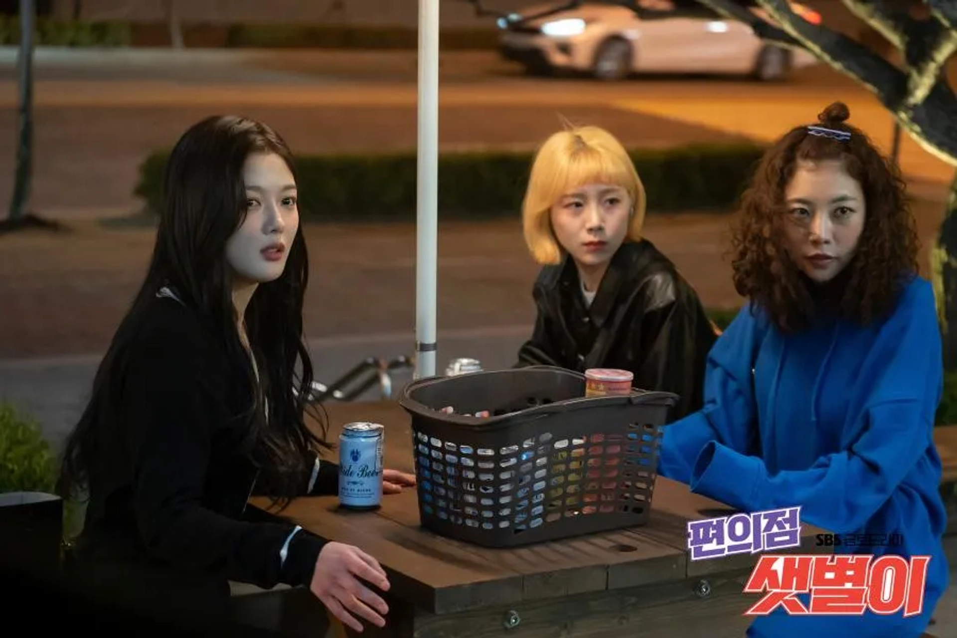 Seo Ye-hwa, Yoon Soo, and Yoo-jung Kim in Backstreet Rookie (2020)