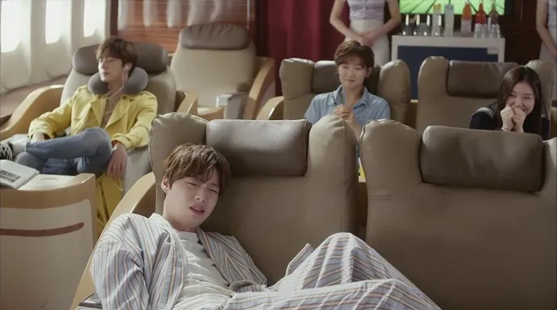 Il-Woo Jung, Ahn Jae-Hyun, and Park So-dam in Cinderella and the Four Knights (2016)