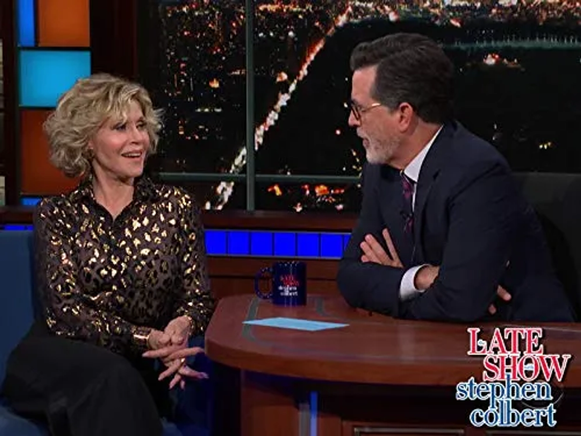 Jane Fonda and Stephen Colbert in The Late Show with Stephen Colbert (2015)