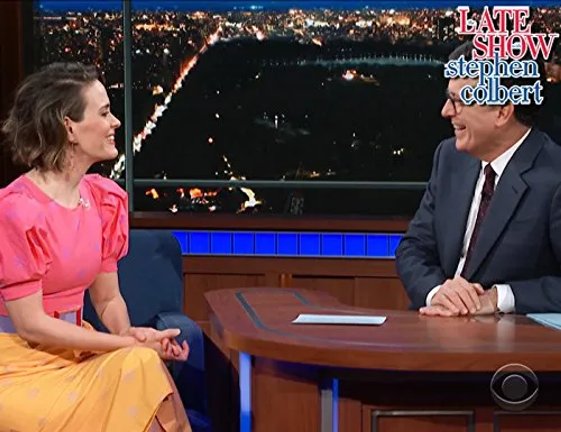 Sarah Paulson and Stephen Colbert in The Late Show with Stephen Colbert (2015)