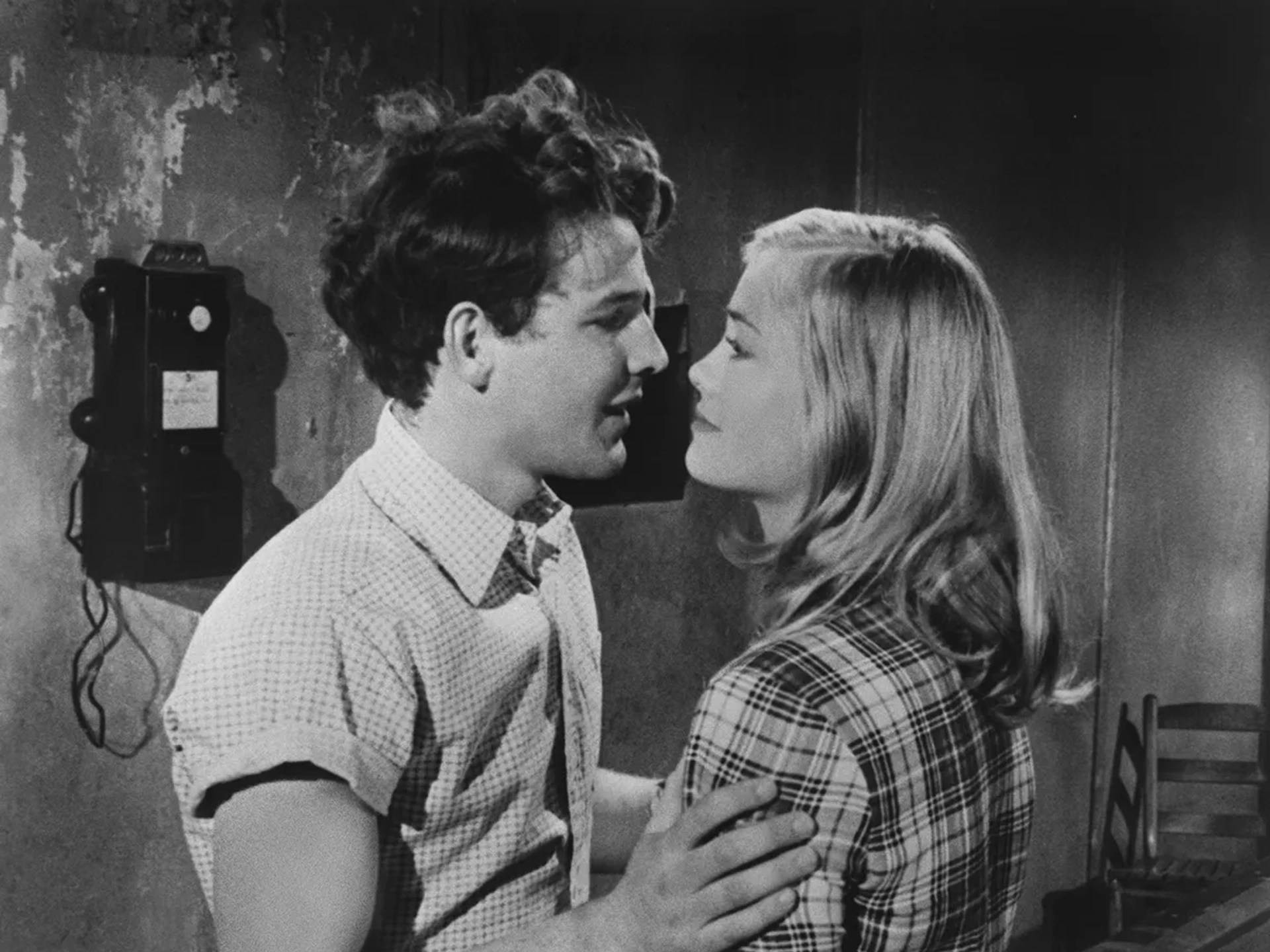 Timothy Bottoms and Cybill Shepherd in The Last Picture Show (1971)