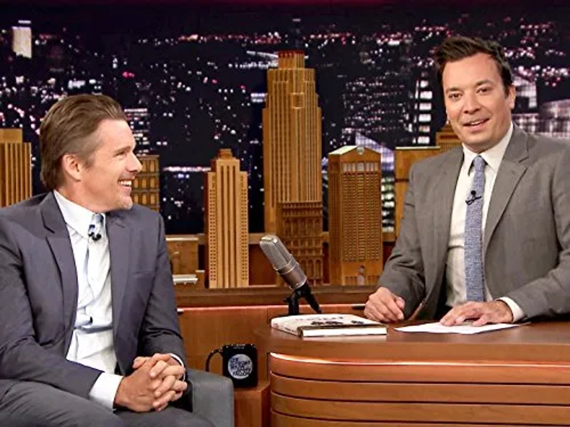 Ethan Hawke and Jimmy Fallon in The Tonight Show Starring Jimmy Fallon (2014)