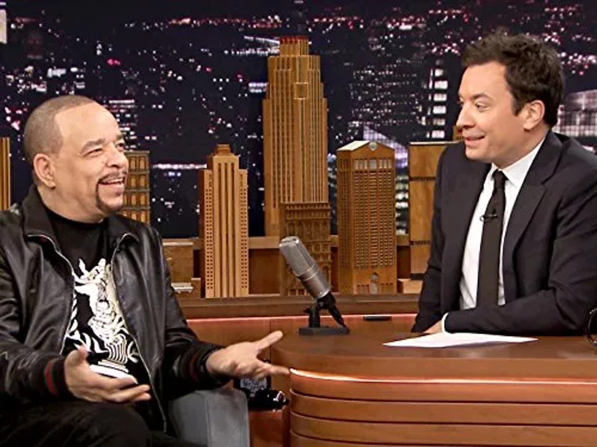 Ice-T and Jimmy Fallon in The Tonight Show Starring Jimmy Fallon (2014)