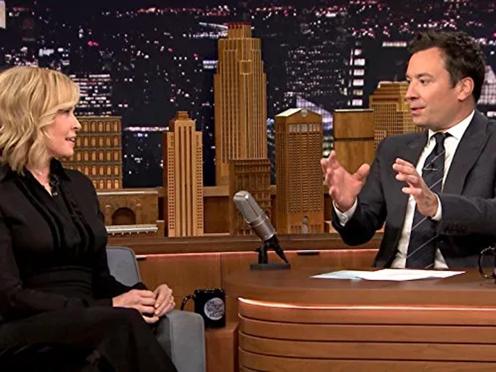 Jimmy Fallon and Chelsea Handler in The Tonight Show Starring Jimmy Fallon (2014)