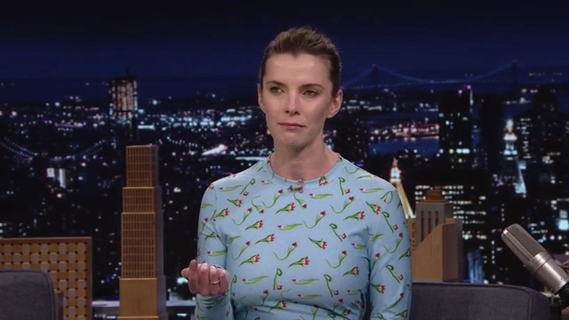 Betty Gilpin in The Tonight Show Starring Jimmy Fallon: Ice-T/Betty Gilpin/Pusha T (2022)