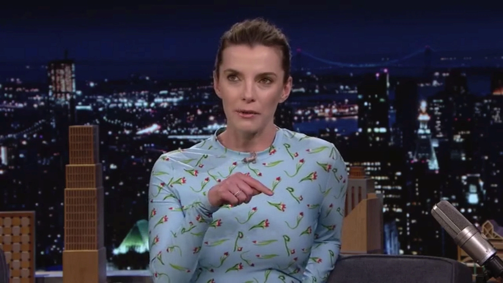 Betty Gilpin in The Tonight Show Starring Jimmy Fallon: Ice-T/Betty Gilpin/Pusha T (2022)