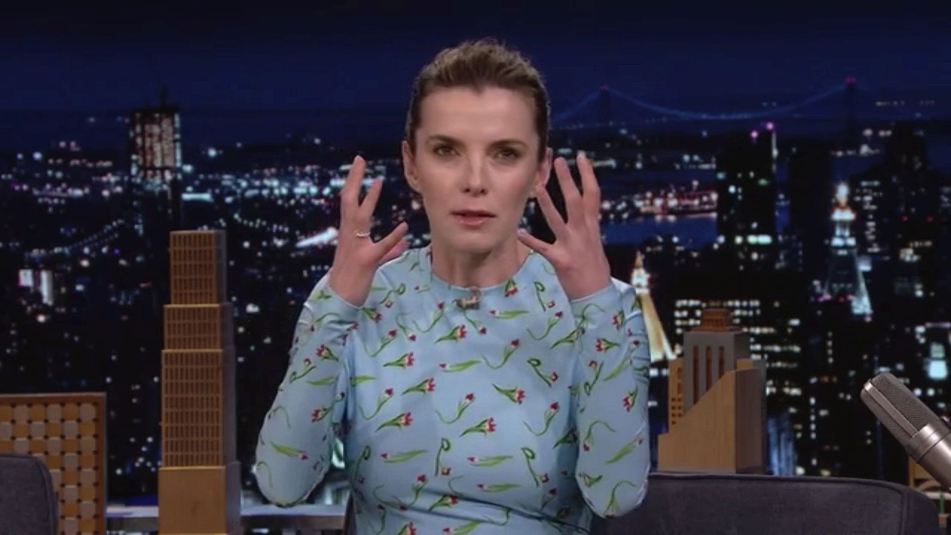 Betty Gilpin in The Tonight Show Starring Jimmy Fallon: Ice-T/Betty Gilpin/Pusha T (2022)