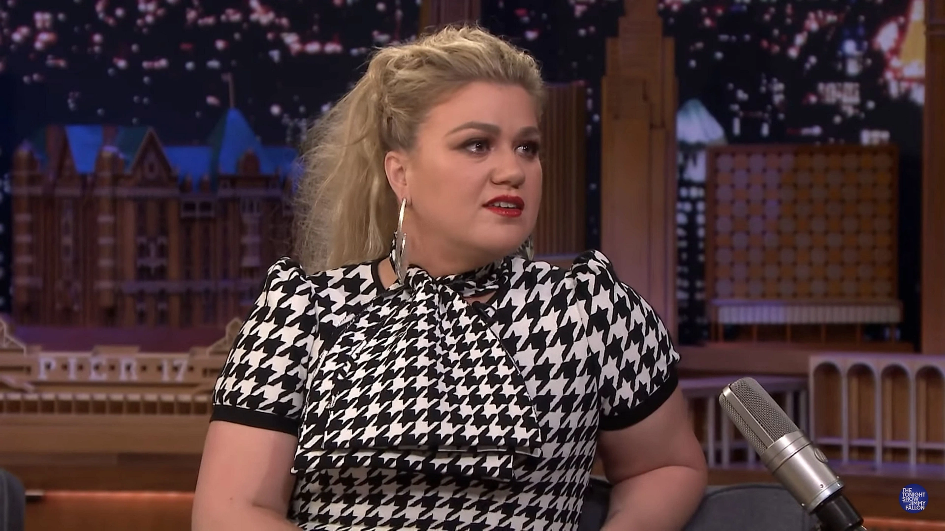 Kelly Clarkson in The Tonight Show Starring Jimmy Fallon: Jamie Foxx/Michael B. Jordan/Kelly Clarkson/Kane Brown (2019)