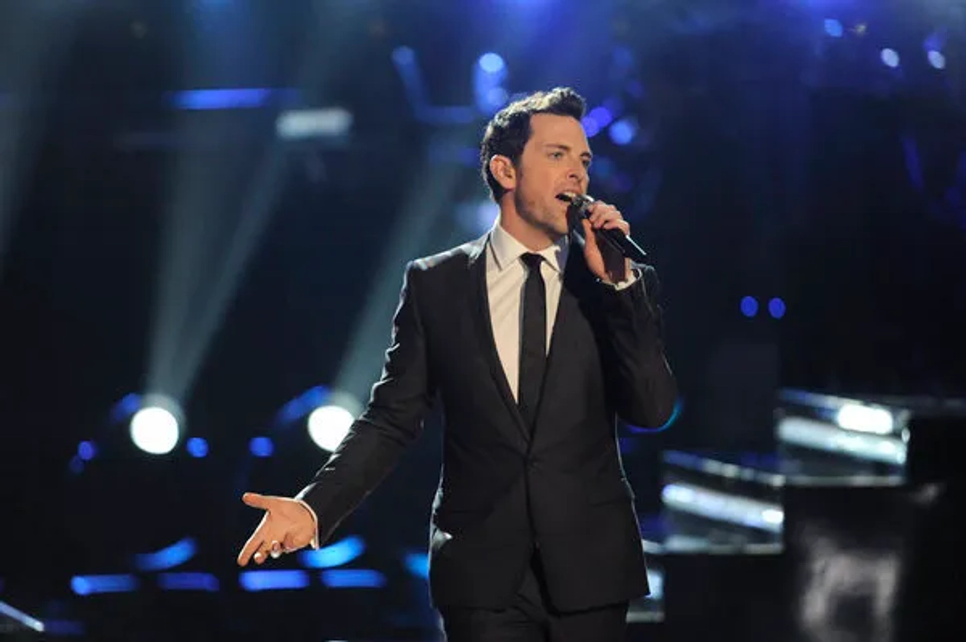 Chris Mann in The Voice (2011)