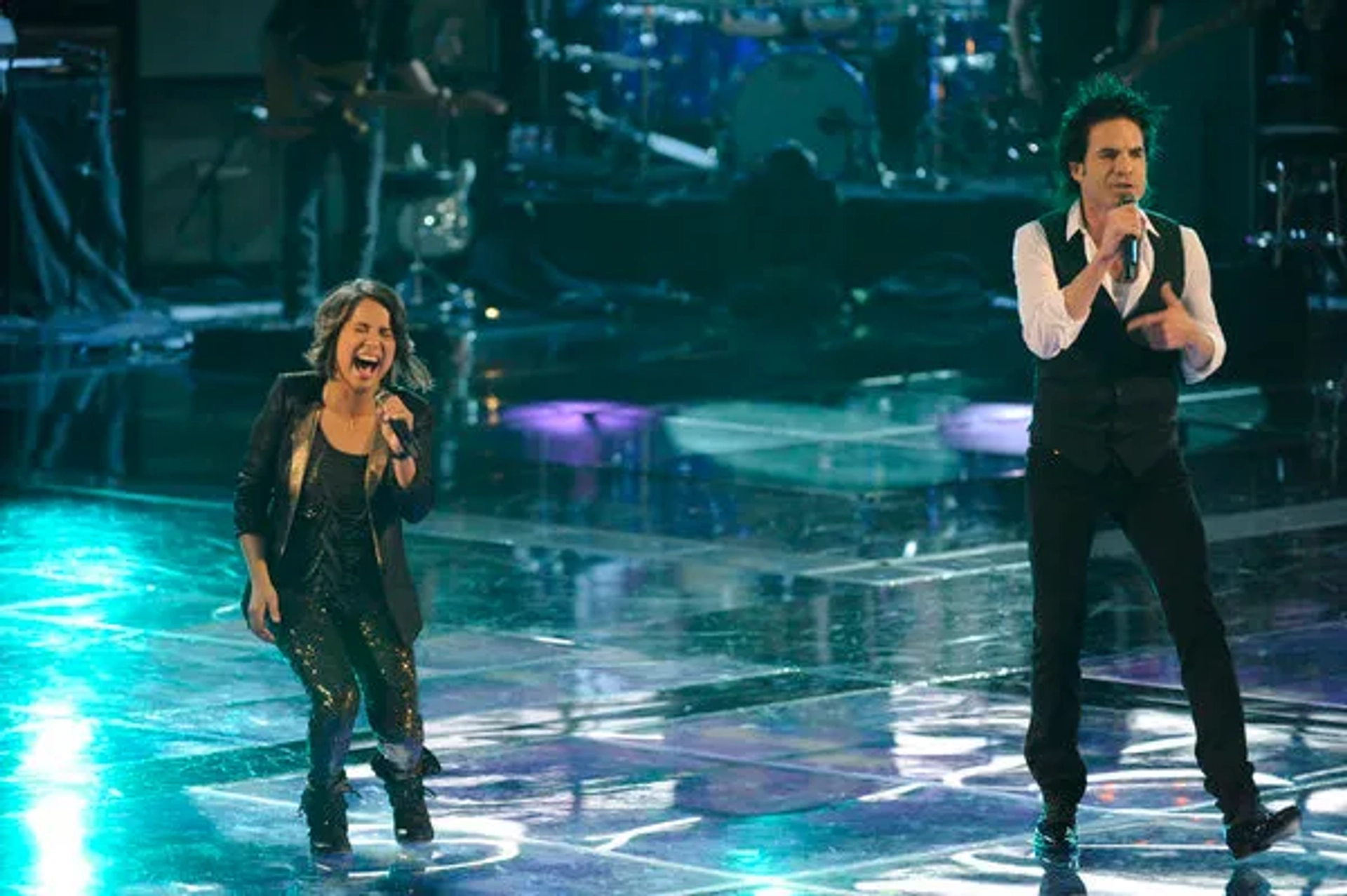 Pat Monahan and Vicci Martinez in The Voice (2011)