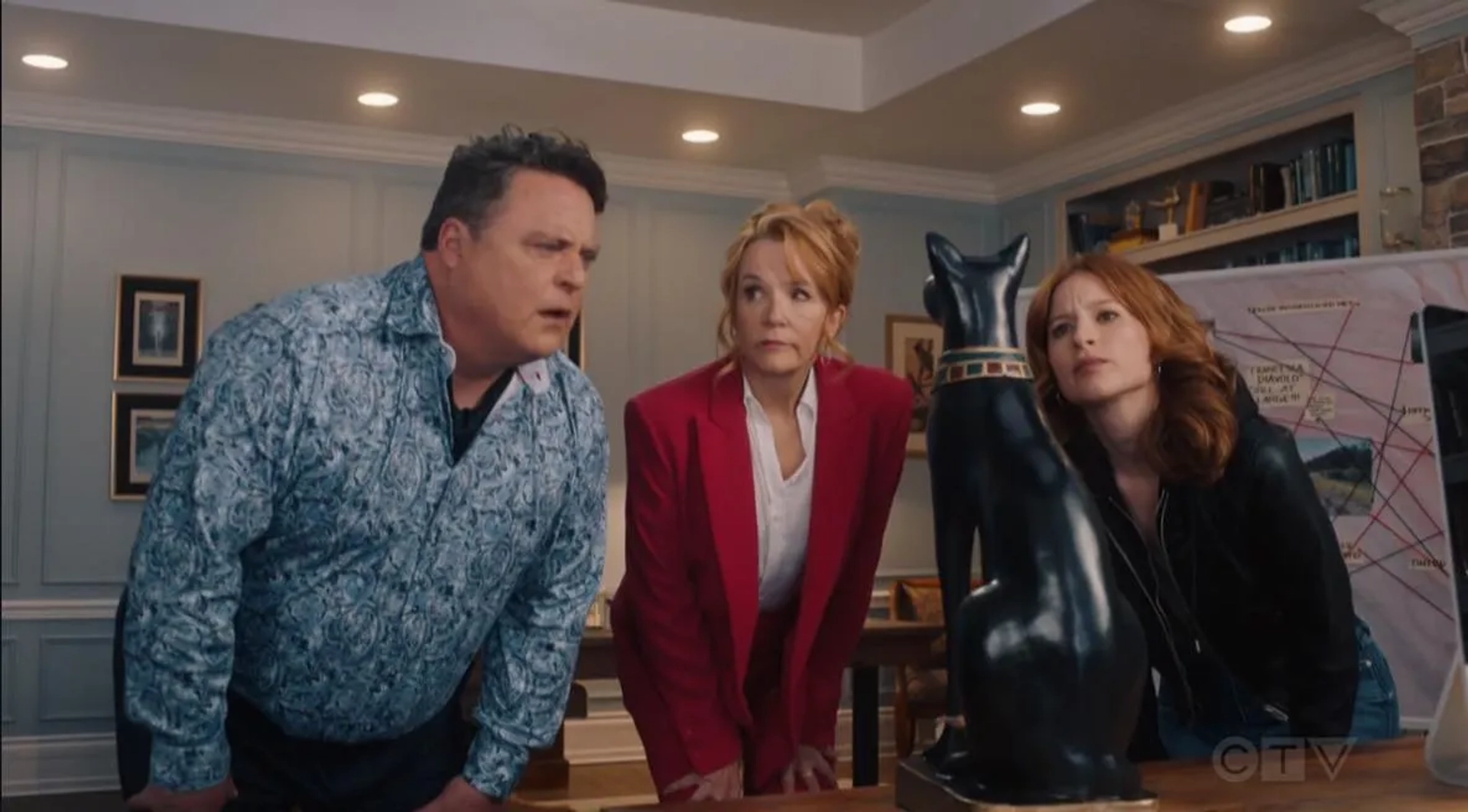 Lea Thompson, Seán Cullen, and Stacey Farber in The Spencer Sisters (2023)