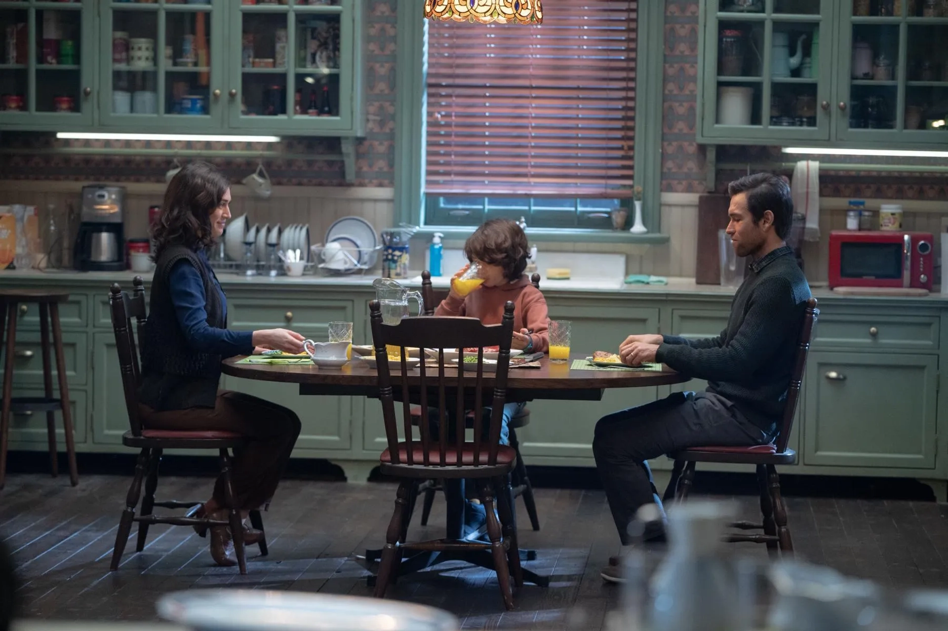 Lizzy Caplan, Antony Starr, and Woody Norman in Cobweb (2023)