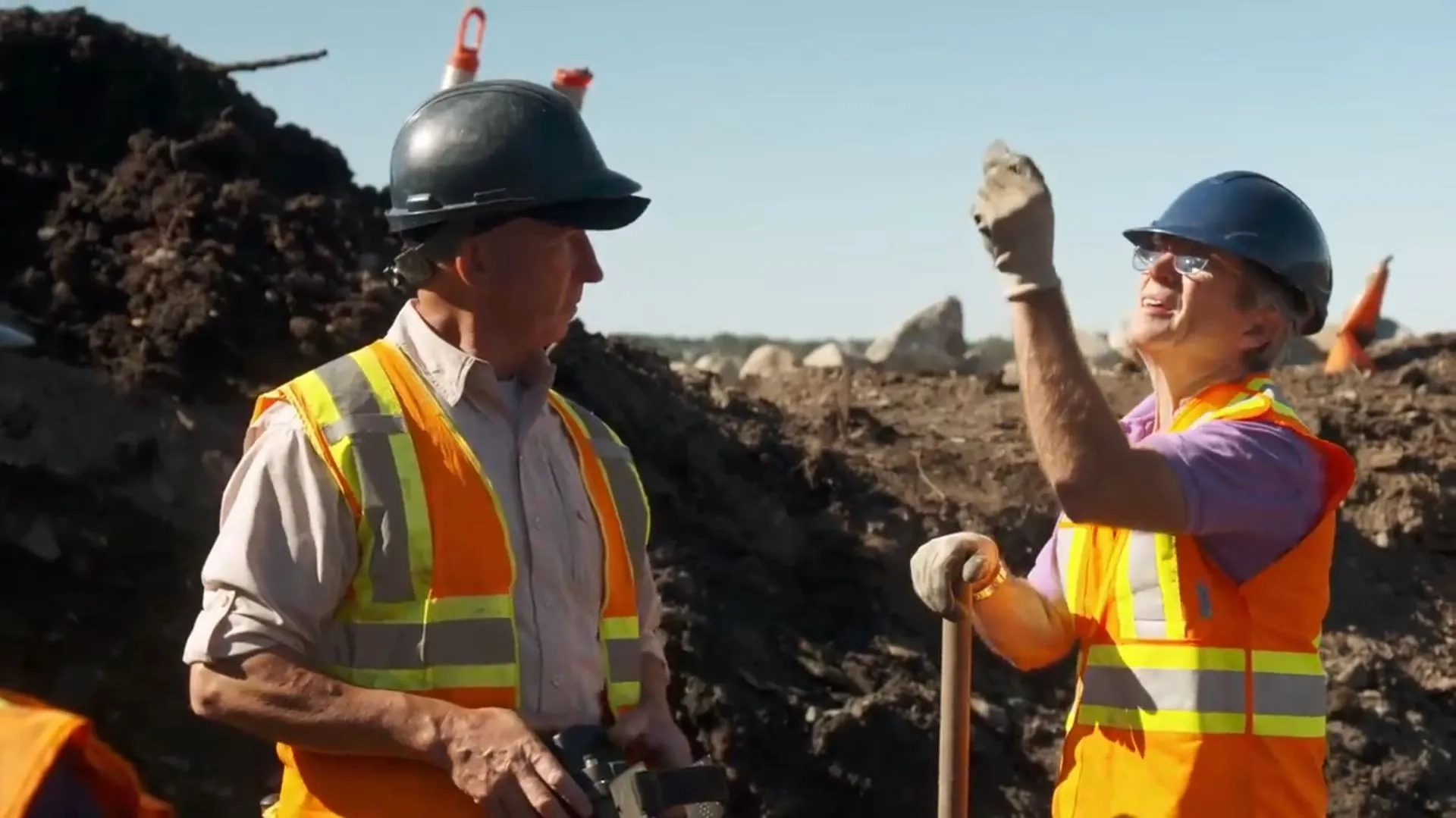 Craig Tester and Gary Drayton in The Curse of Oak Island: Digging Their Heels In (2021)