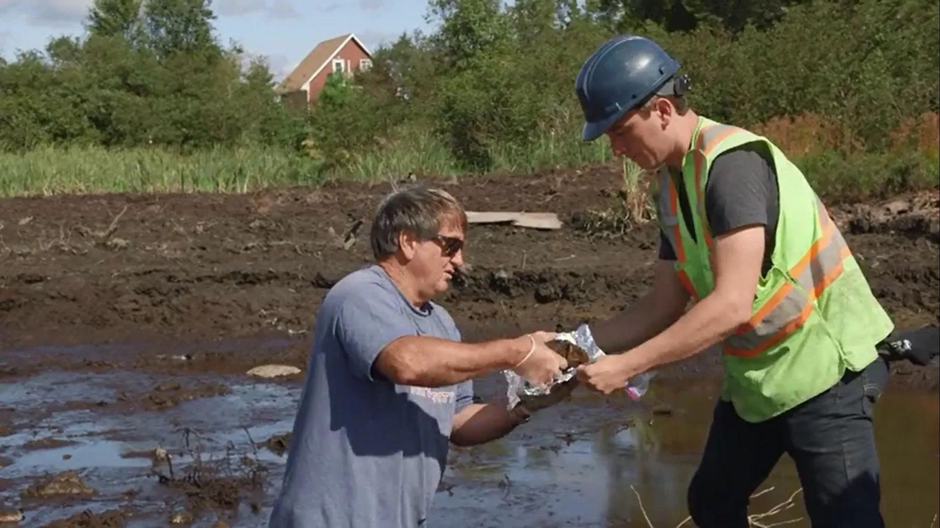 Ian Spooner and Alex Lagina in The Curse of Oak Island: Marks X the Spot (2020)