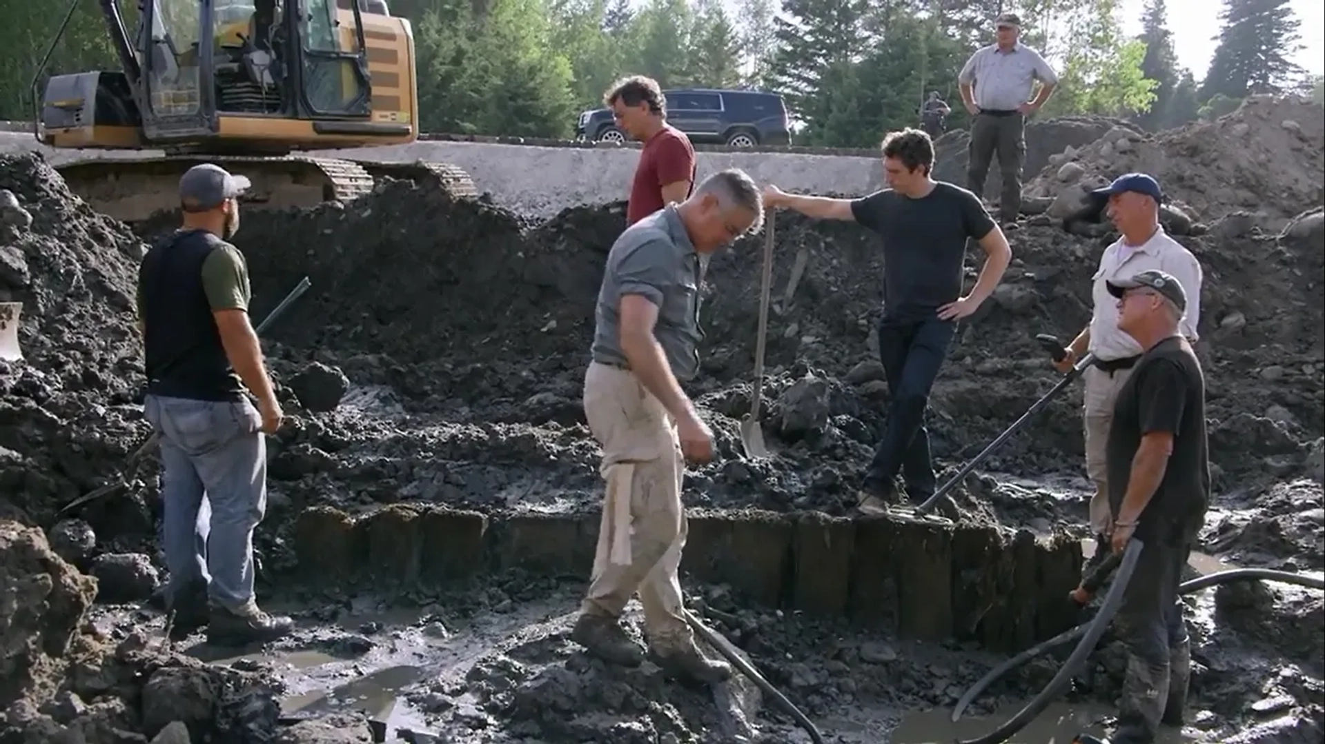 Marty Lagina, Jack Begley, Charles Barkhouse, Alex Lagina, Laird Niven, Gary Drayton, and Terry Matheson in The Curse of Oak Island (2014)