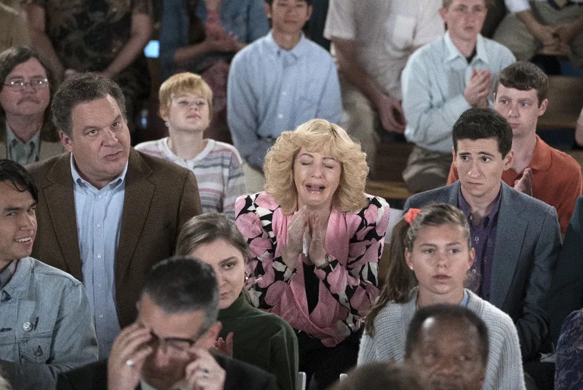 Jeff Garlin, Wendi McLendon-Covey, and Sam Lerner in The Goldbergs (2013)