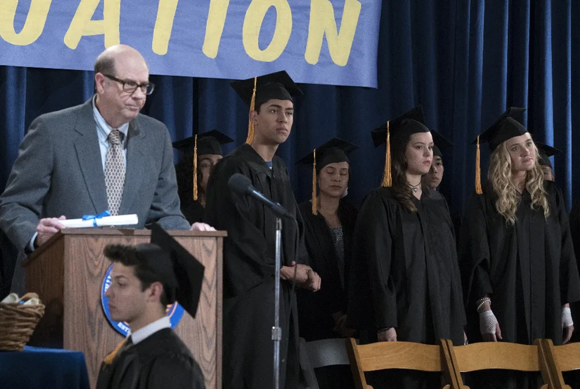 Stephen Tobolowsky, AJ Michalka, Hayley Orrantia, and Niko Guardado in The Goldbergs (2013)