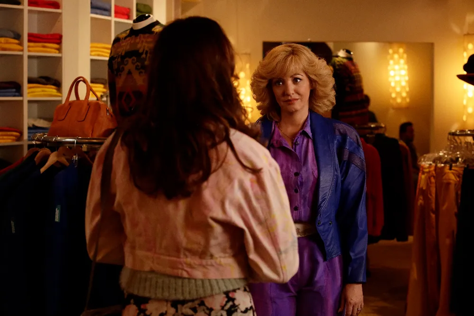 Wendi McLendon-Covey and Hayley Orrantia in The Goldbergs (2013)