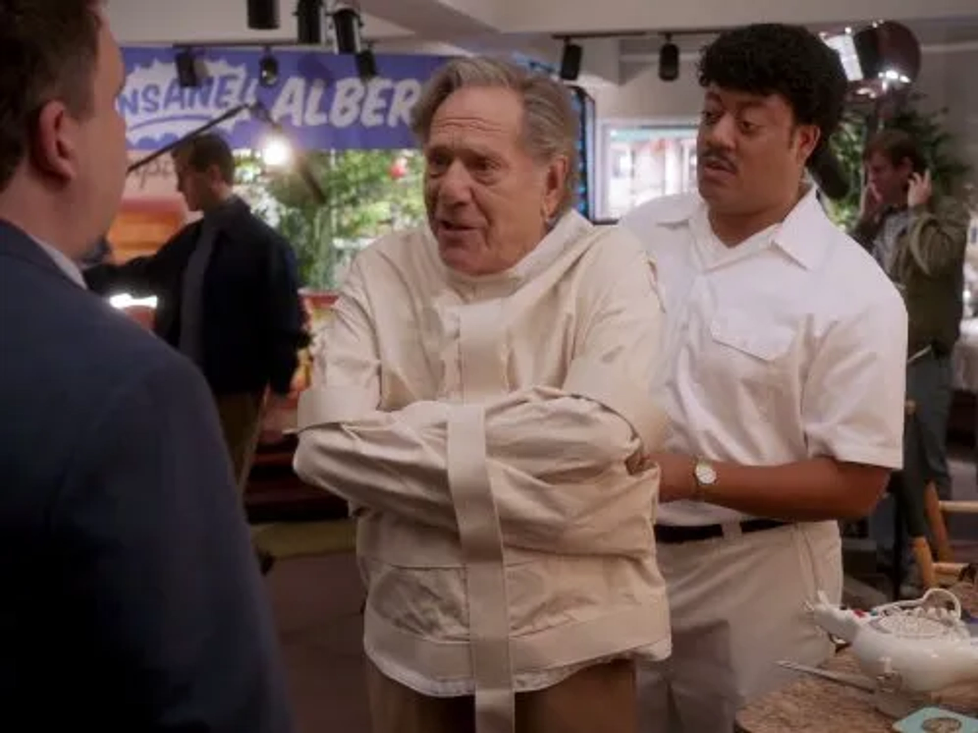 George Segal, Jeff Garlin, and Cedric Yarbrough in The Goldbergs (2013)