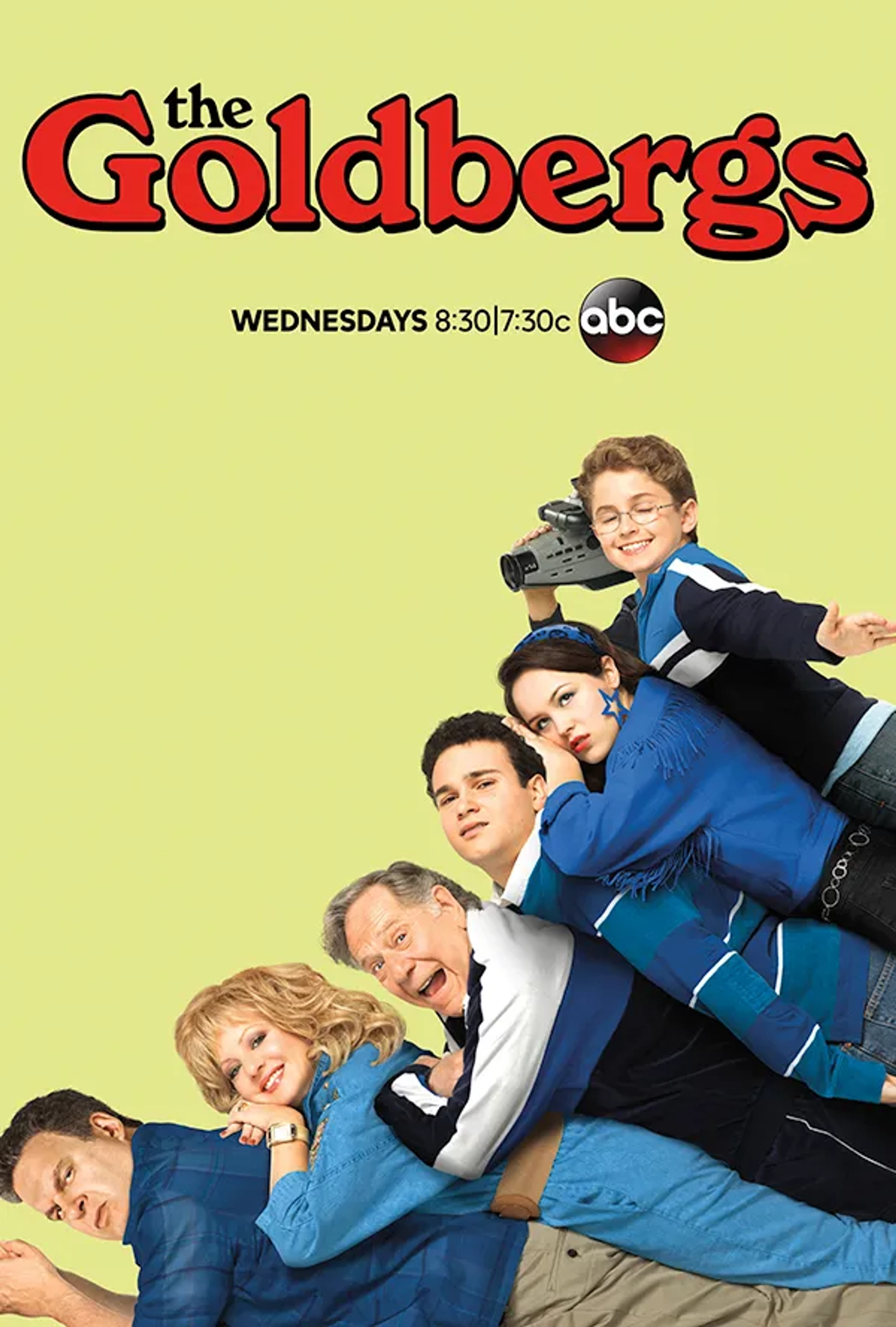 George Segal, Jeff Garlin, Wendi McLendon-Covey, Troy Gentile, Hayley Orrantia, and Sean Giambrone in The Goldbergs (2013)