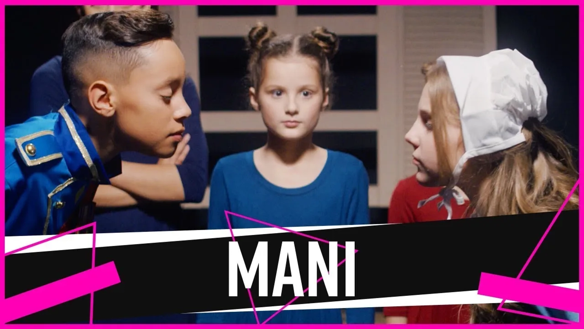 Hayley LeBlanc, Julian Clark, and Piper Rockelle in Mani (2017)