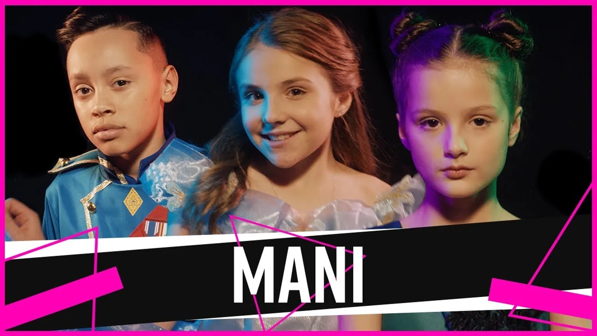 Hayley LeBlanc, Julian Clark, and Piper Rockelle in Mani (2017)