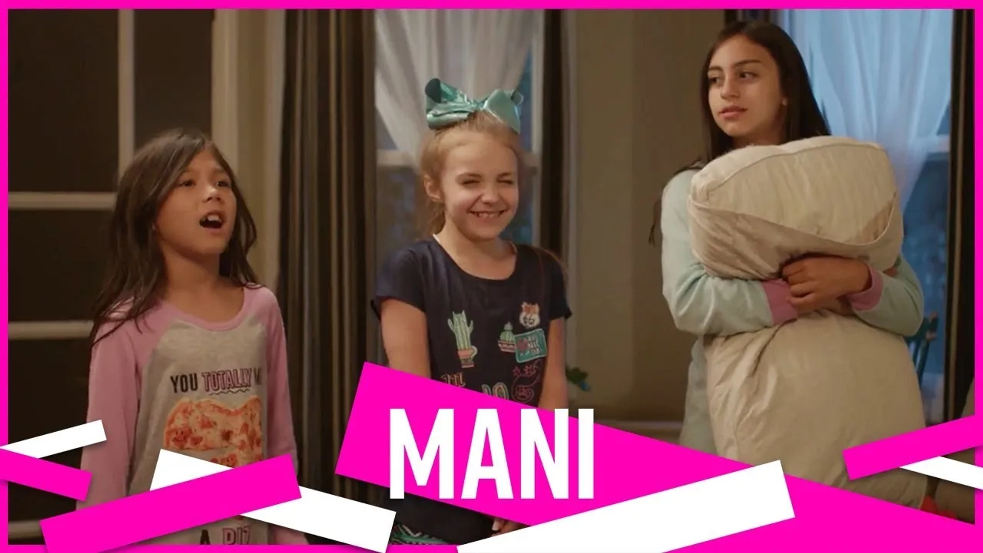 Saryna Garcia, Piper Rockelle, and Txunamy Ortiz in Mani (2017)