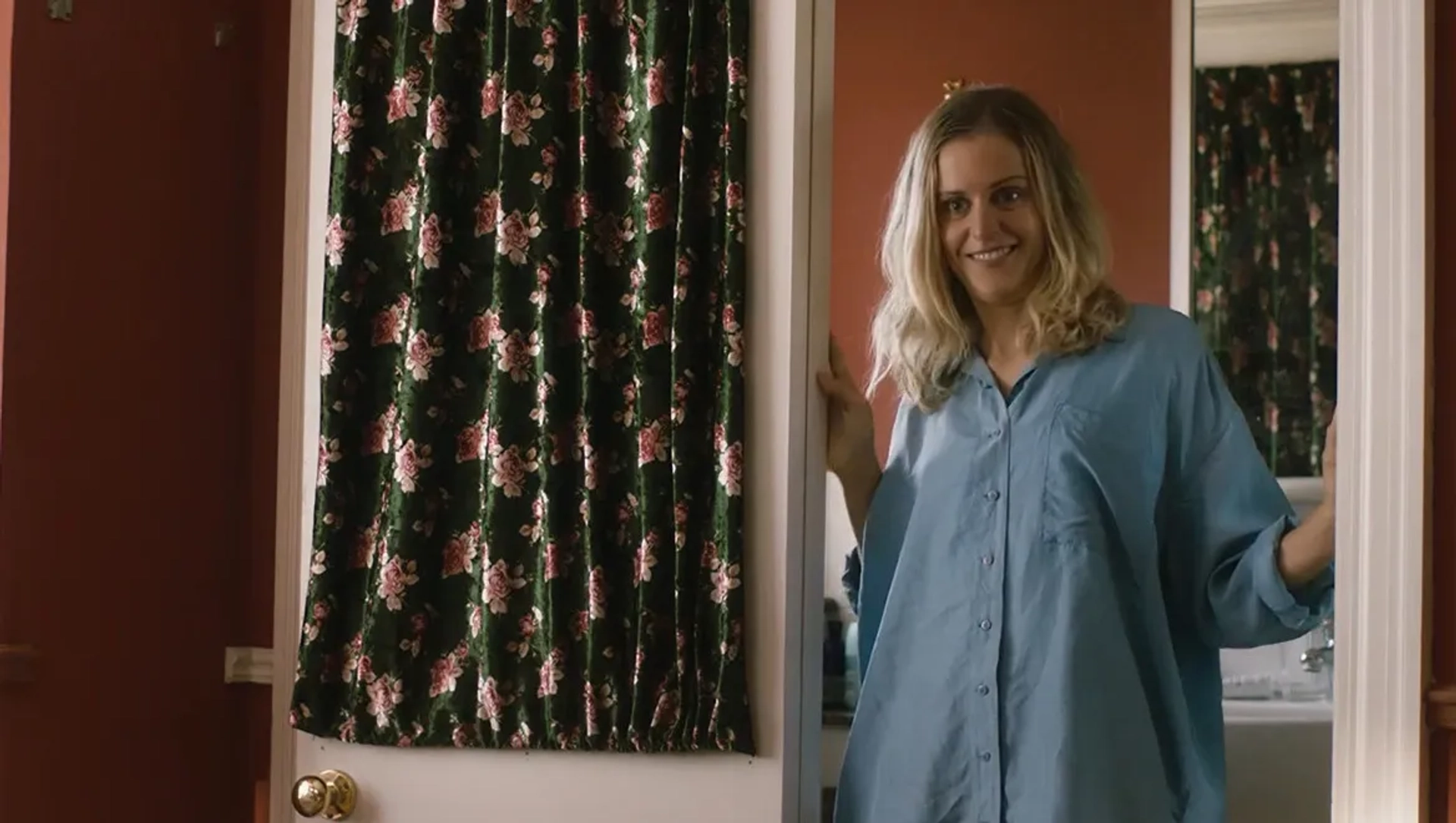 Denise Gough in Too Close (2021)