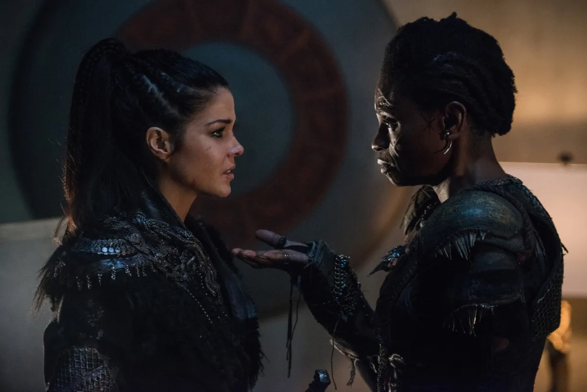 Adina Porter and Marie Avgeropoulos in The 100 (2014)