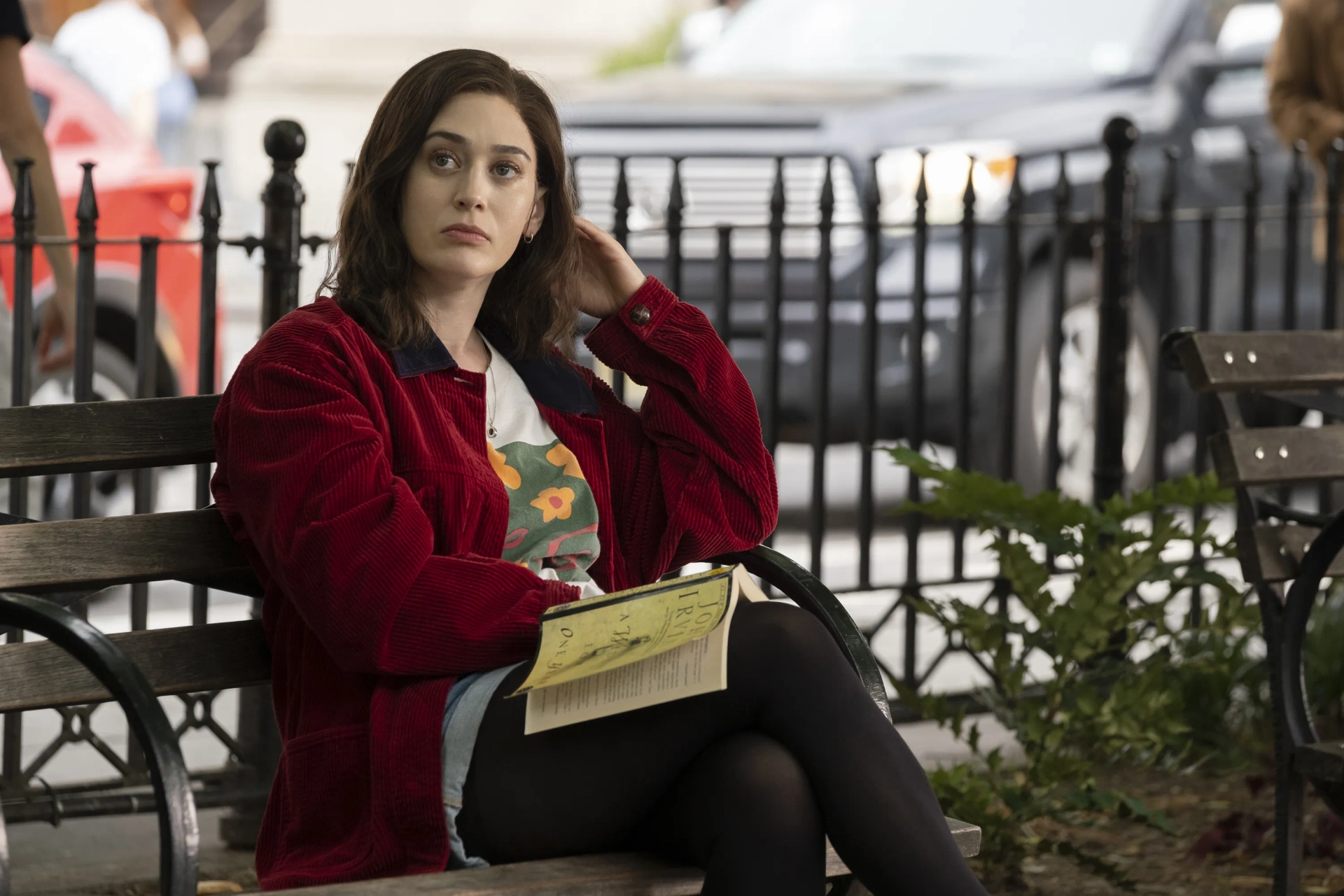 Lizzy Caplan in Fleishman Is in Trouble (2022)