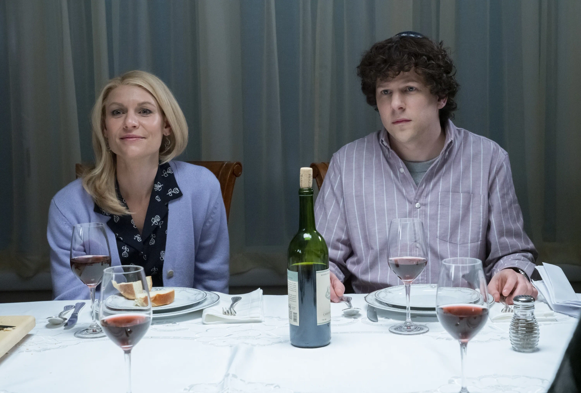 Claire Danes and Jesse Eisenberg in Fleishman Is in Trouble (2022)