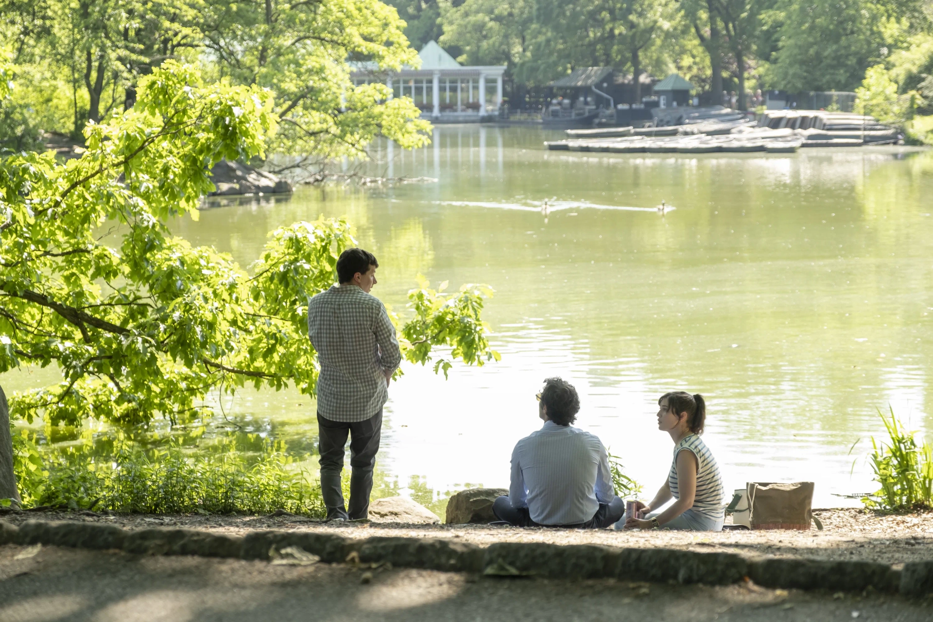 Adam Brody, Lizzy Caplan, and Jesse Eisenberg in Fleishman Is in Trouble (2022)