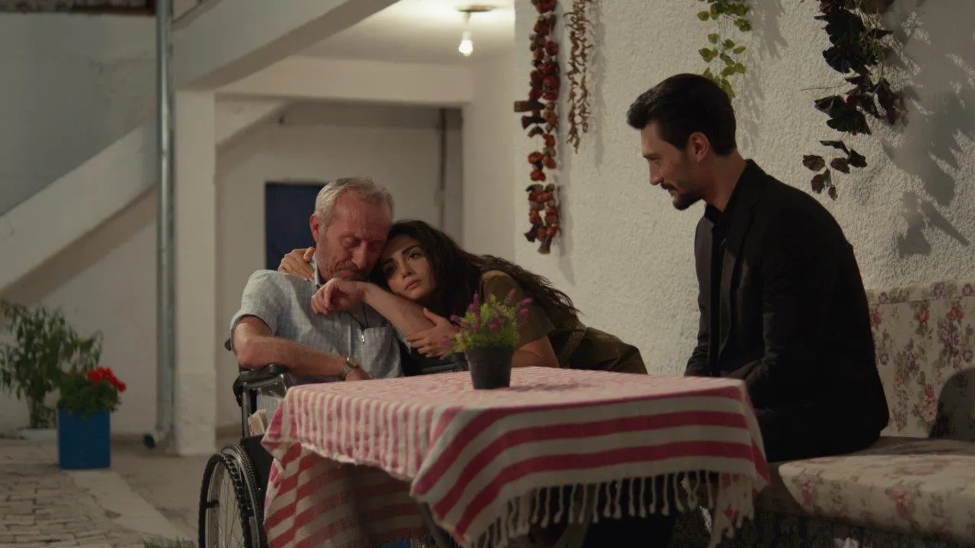 Özge Yagiz, Serdar Bordanaci, and Ilhan Sen in Sapphire (2023)