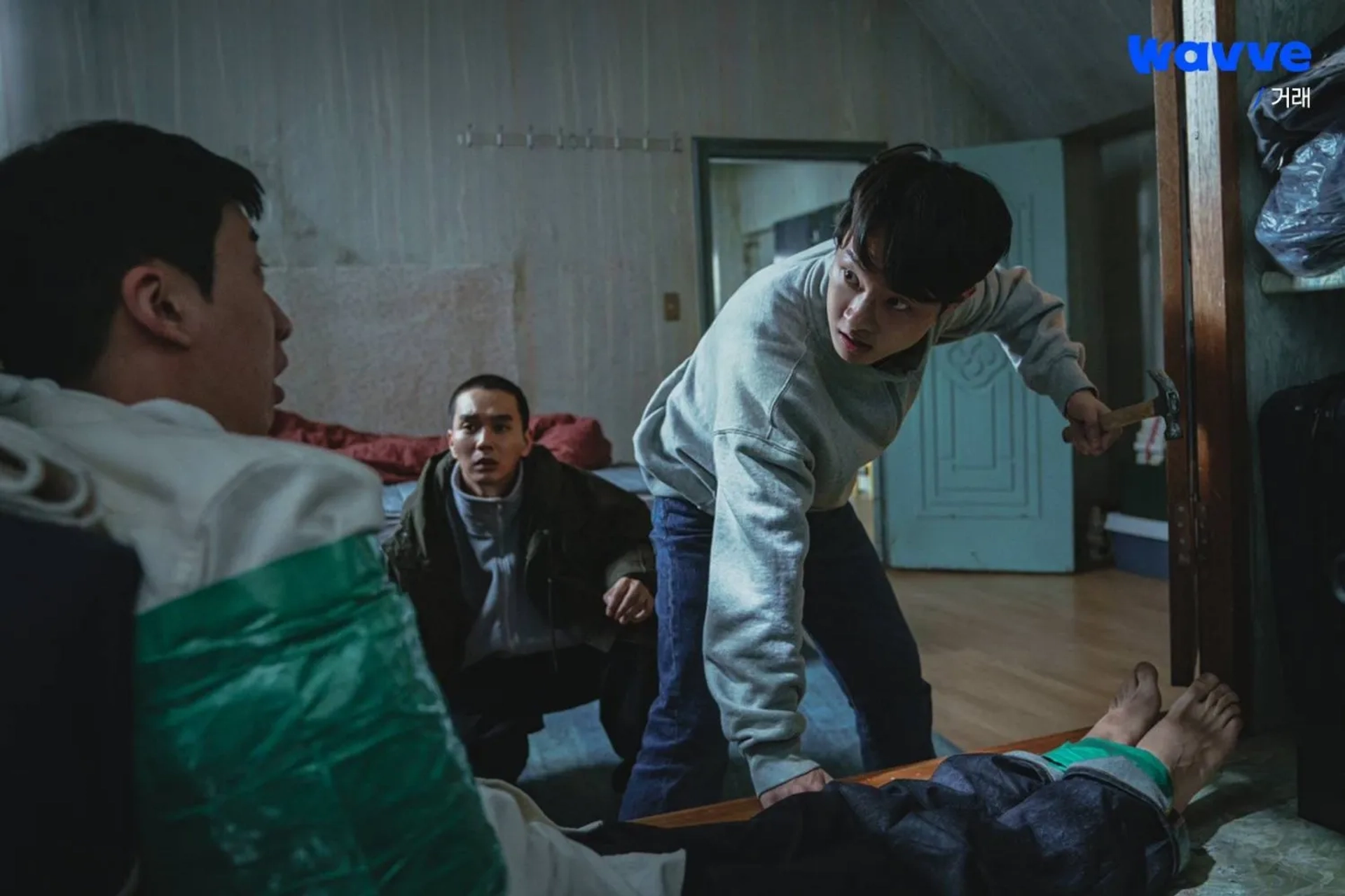 Yoo Su-bin, Dong-hwi Kim, and Yoo Seung-ho in The Deal (2023)