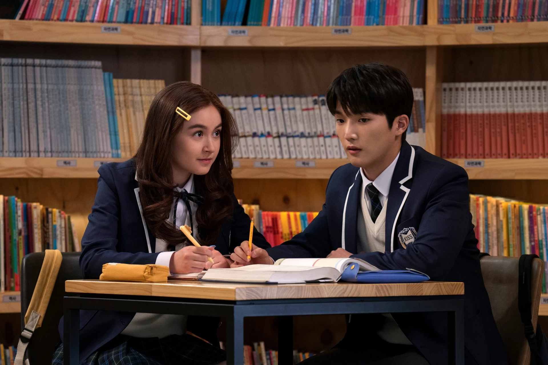 Anna Cathcart and Minyeong Choi in XO, Kitty (2023)