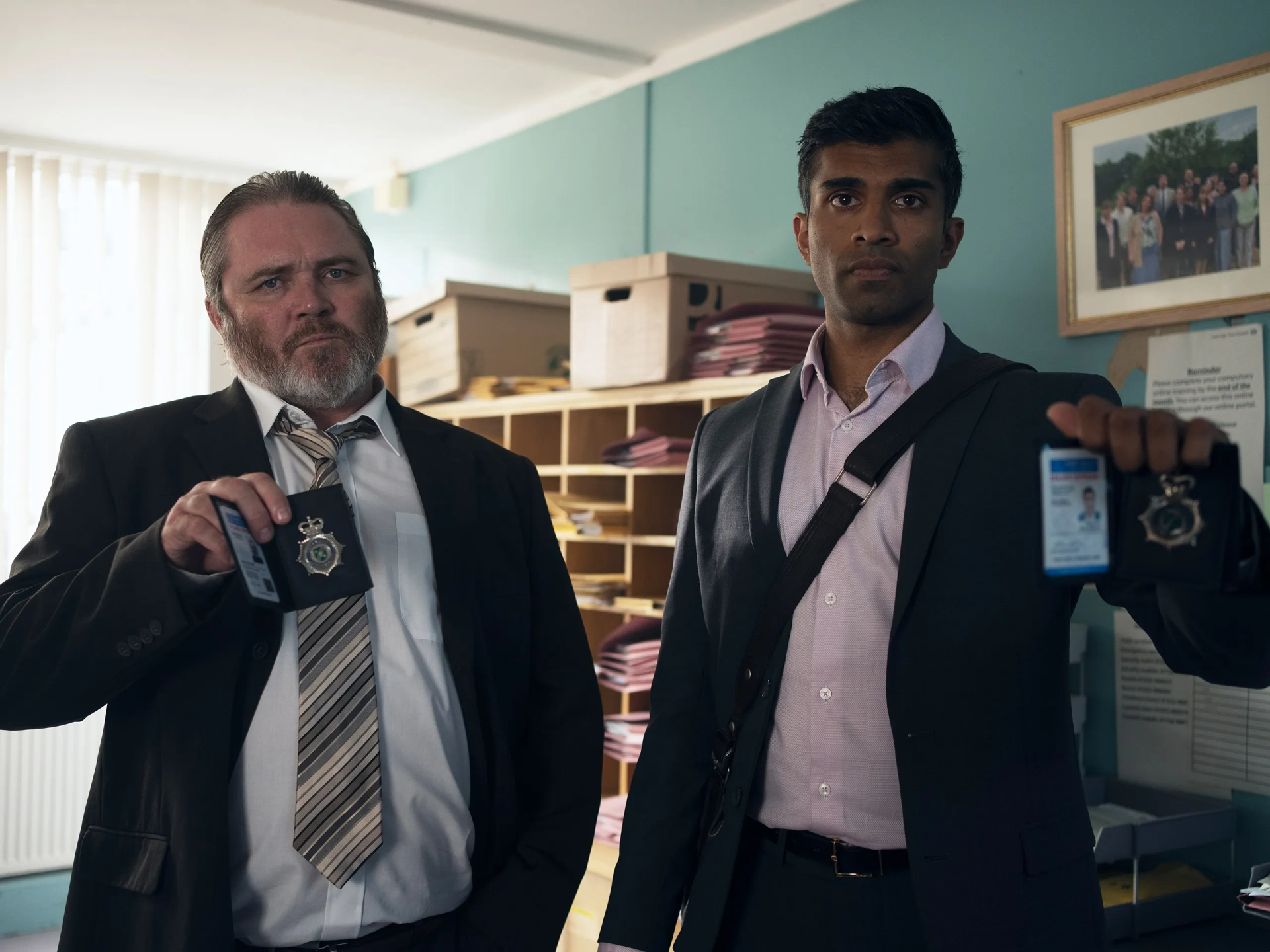 Alex Ferns and Nikesh Patel in The Devil's Hour (2022)