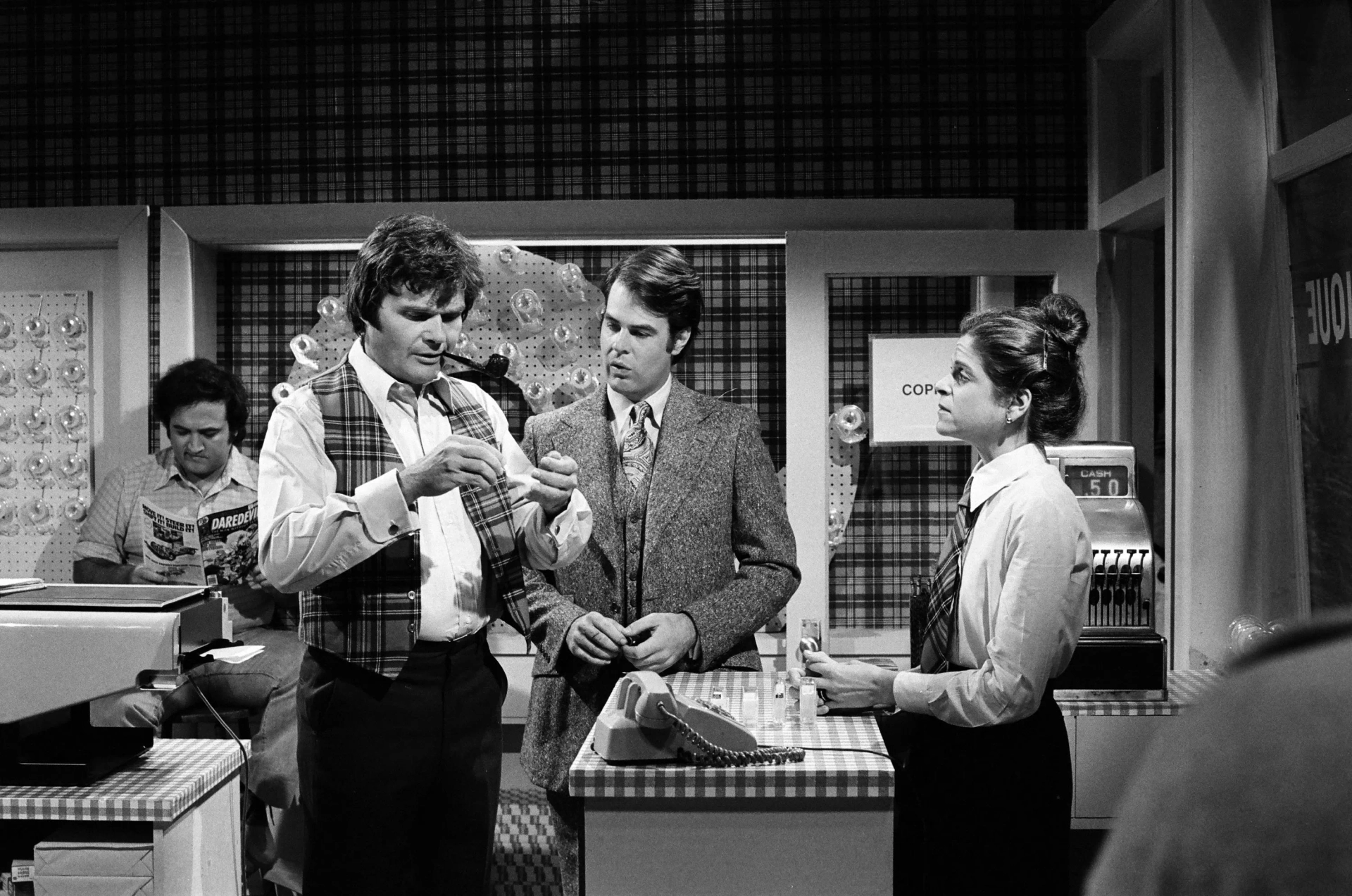 John Belushi, Dan Aykroyd, Gilda Radner, and Fred Willard in Saturday Night Live (1975)