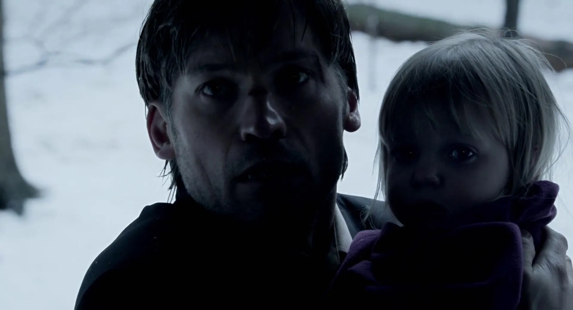 Nikolaj Coster-Waldau, Sierra Dawe, and Maya Dawe in Mama (2013)